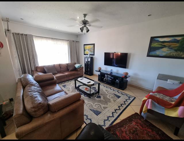 2 BEDROOM TOWNHOUSE FOR SALE IN LIEFDE EN VREDE
